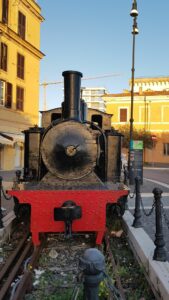 Treno-storico-ferrovia-Fiumicino-Rome-Airport-Inn-bb-guest-house-vicino-aeroporto-di-Roma-Fiumicino