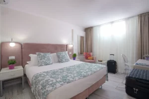 b&b roma fiumicino aeroporto roma hotel colazione inclusa stanze confortevoli smart tv servizio navetta